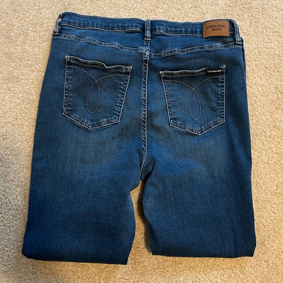 Size 14 Calvin Klein Jeans - Picture 3 of 6
